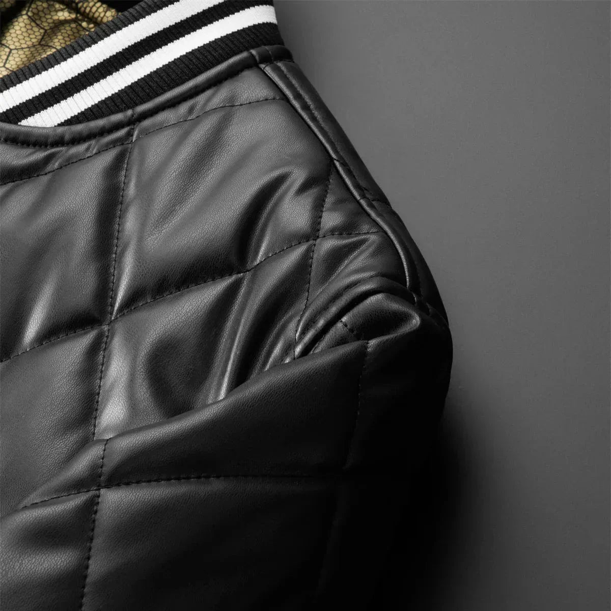 Ditehis.com Bold Quilted Jacket